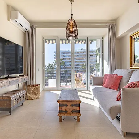 Boho Chic Apt, Frontline Sea & Paseo Views Lejlighed Marbella