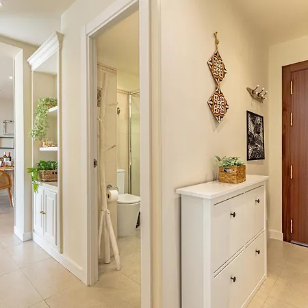 Boho Chic Apt, Frontline Sea & Paseo Views Lejlighed Marbella