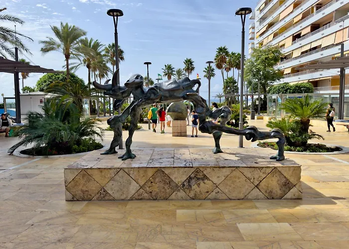Apartment Boho Chic Apt, Frontline Sea & Paseo Views Marbella